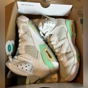 Air Jordan 6 Retro “Mint Foam” – Women’s Size 6W – Lightly Worn, Box Included